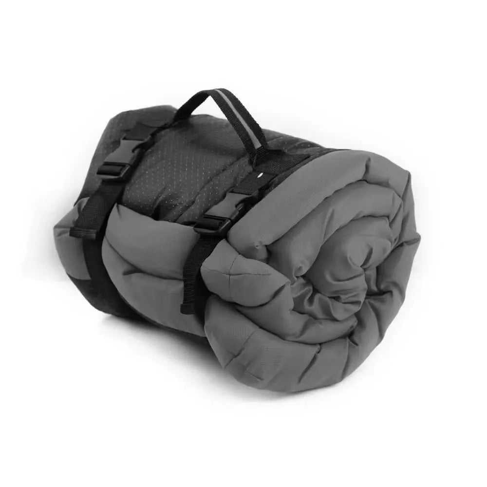 Trekluxe™ faltbare Outdoor Hundematte in Grau – wasserfest und platzsparend in zwei Größen